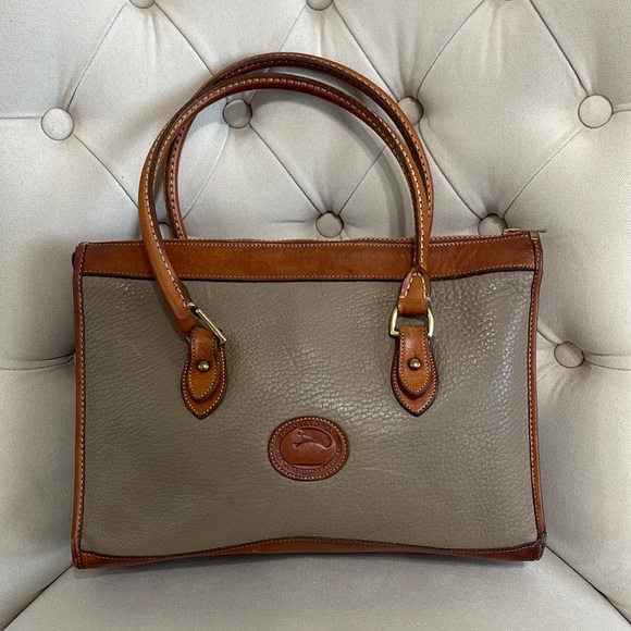 Dooney & Bourke Handbags - Vintage Dooney & Bourke tan pebbled leather tote